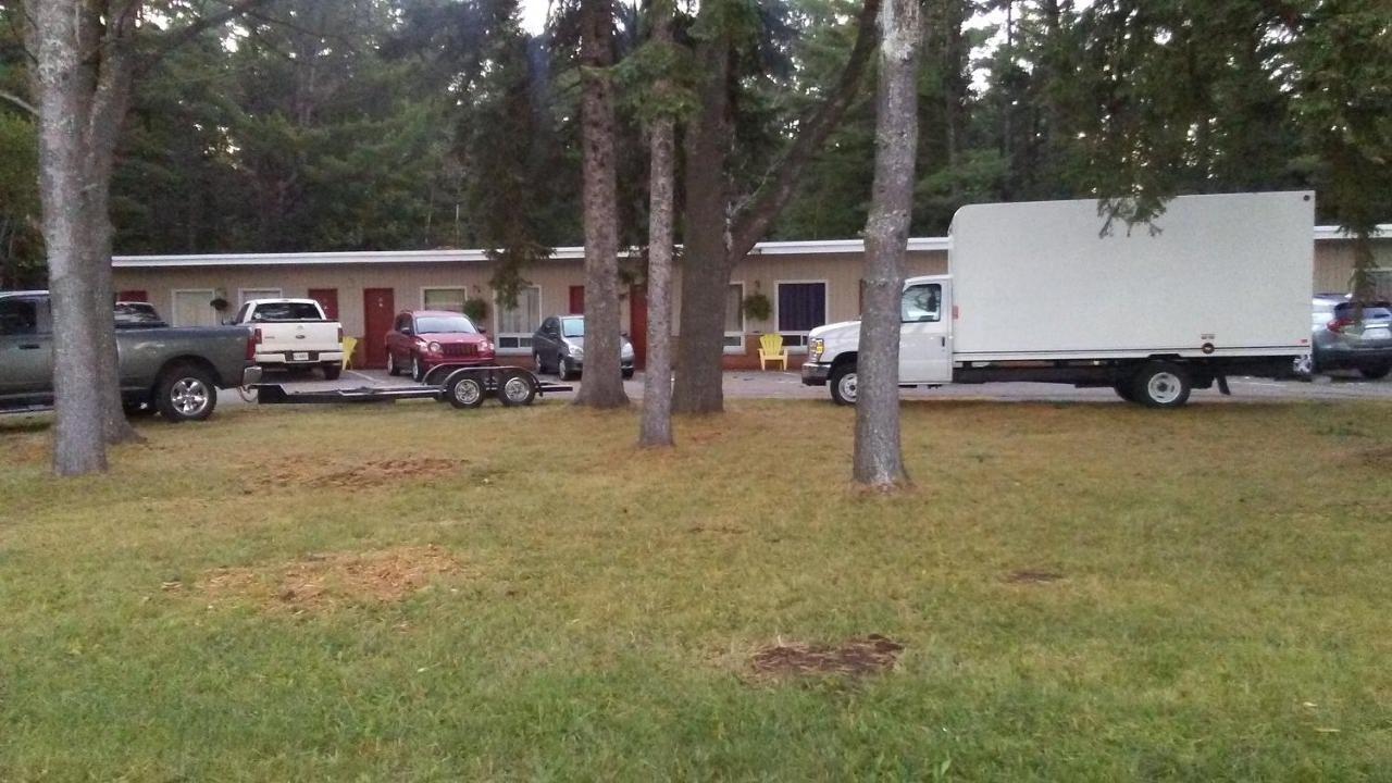 Pine Grove Motel Sault Ste. Marie Eksteriør bilde