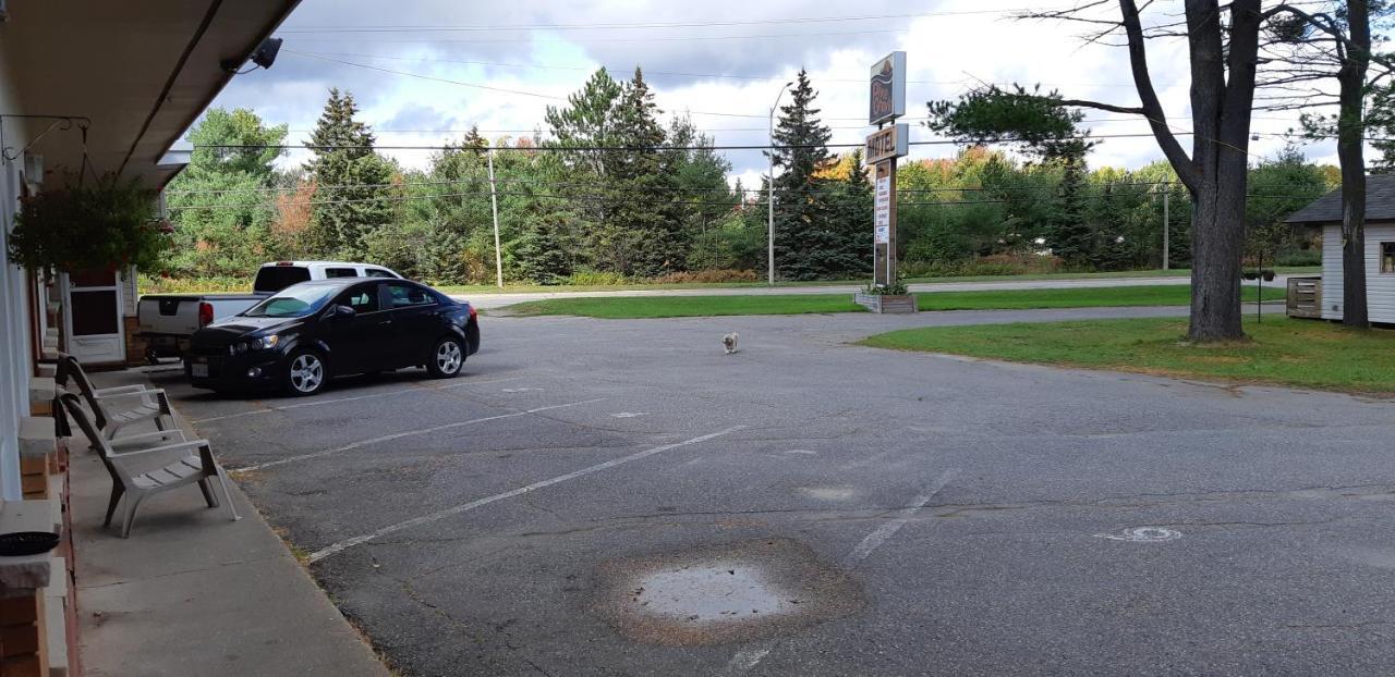 Pine Grove Motel Sault Ste. Marie Eksteriør bilde